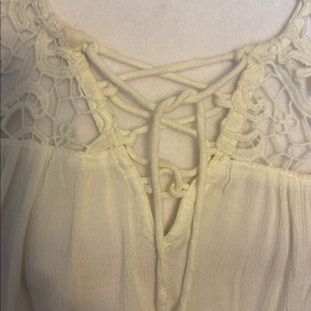 Hollister White Lace Top, Size Large‎ - Picture 5 of 10